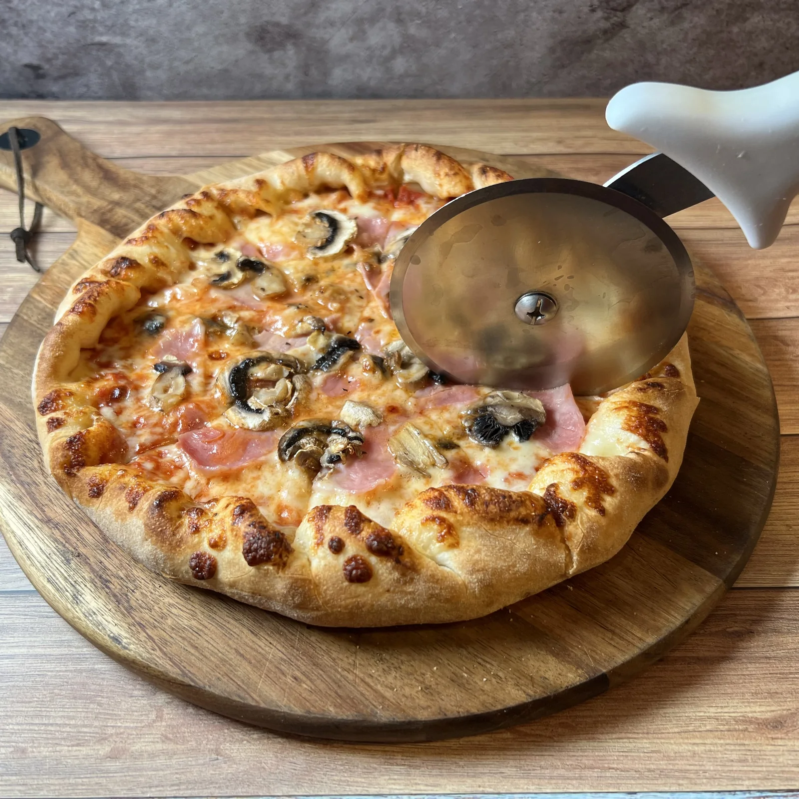Pizza Forestiere a emporter et en livraison a Tourcoing et Mouvaux