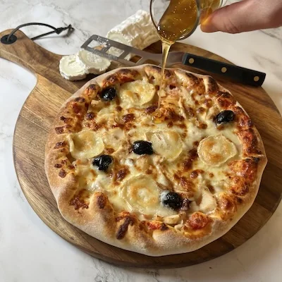 Pizza Poulet Chevre Miel a emporter et en livraison a Tourcoing et Mouvaux